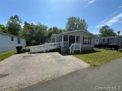 Mobile Home at 18 Square Hill Road #48 New Windsor, NY 12553