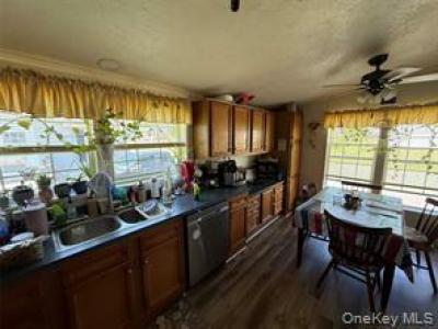 Photo 3 of 17 of home located at 18 Square Hill Road #48 New Windsor, NY 12553
