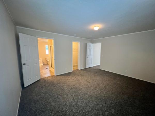 2018 Champion RA2860209 Mobile Home