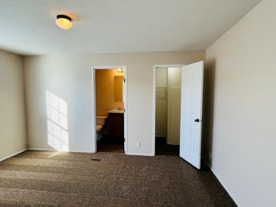 Photo 5 of 6 of home located at 4526 Tudor Lane Jackson, MI 49201