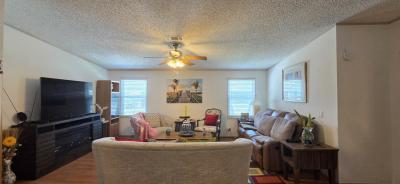 Photo 4 of 19 of home located at 7919 Hatteras Road Orlando, FL 32822