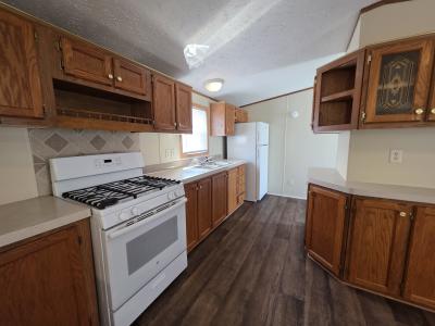 Photo 4 of 10 of home located at 210 Evergreen Road Flint, MI 48506