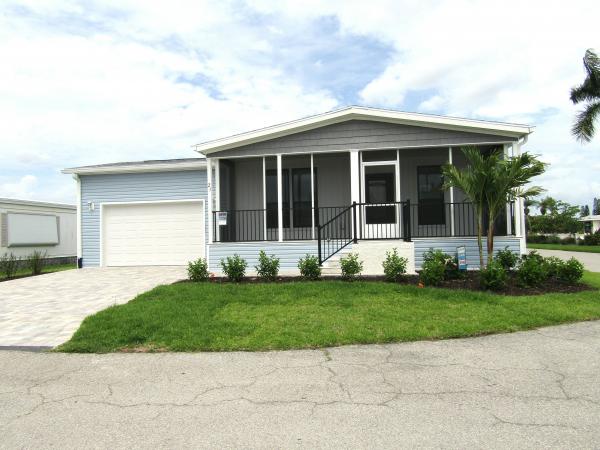 2026 Skyline/CHAMPION HOME BUILDERS LE 5081A Mobile Home