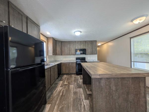 2022 Clayton - Wakarusa Mobile Home