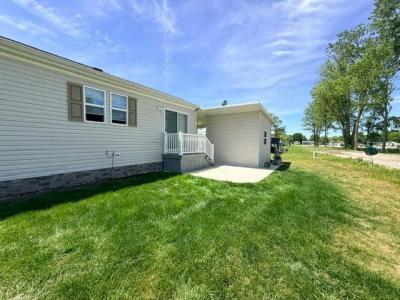 Photo 6 of 34 of home located at 10612 La Rochelle Crt Lot 28 Fair Haven, MI 48023