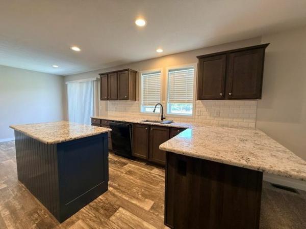2022 CMH Manufacturing 81RDH28563DH21 Mobile Home