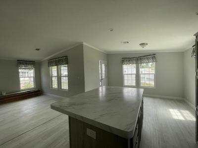Photo 4 of 20 of home located at 13048 Orange Avenue Grand Island, FL 32735