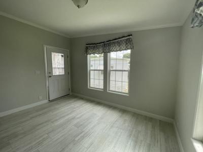 Photo 3 of 18 of home located at 13048 Orange Avenue Grand Island, FL 32735