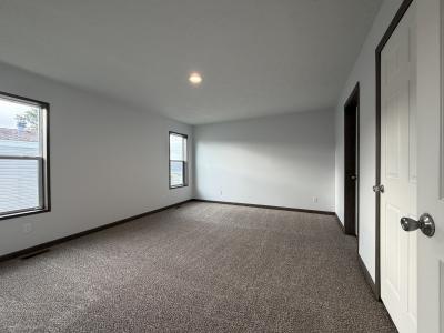 Photo 4 of 7 of home located at 25314 Oxford Woodhaven, MI 48183