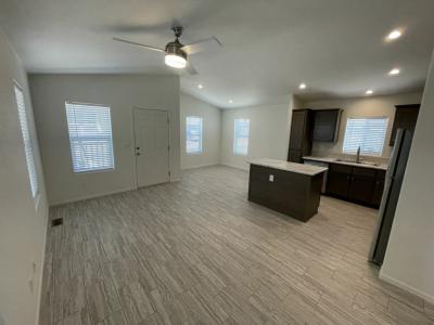 Photo 5 of 20 of home located at 2401 W Southern Ave Lot 393 Tempe, AZ 85282