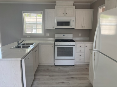 Photo 4 of 11 of home located at 43326 Frontenac Ave #508 Sterling Heights, MI 48314