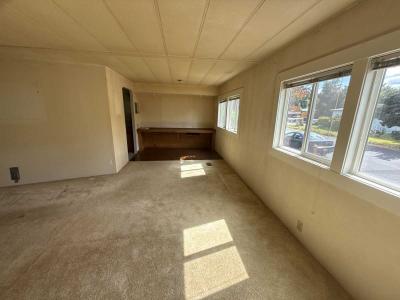 Photo 3 of 5 of home located at 4915 Swegle Road NE #35 Salem, OR 97301