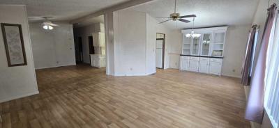 Photo 3 of 16 of home located at 501 44th Street Bakersfield, CA 93301