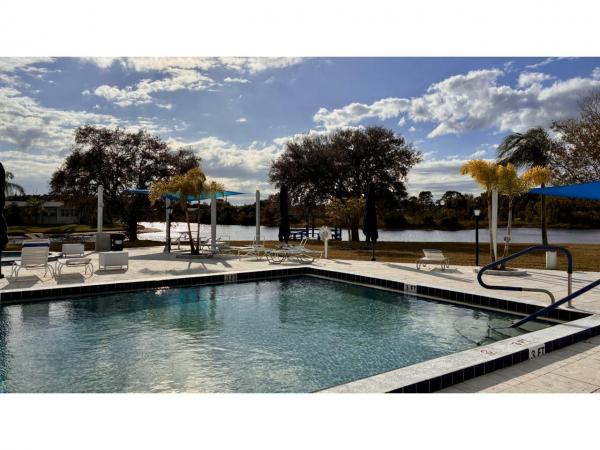 1988 Glenbrook Manufactured Home