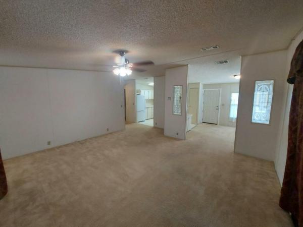 1989 Homes of Merit LW240 Manufactured Home