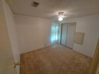 1989 Homes of Merit LW240 Manufactured Home