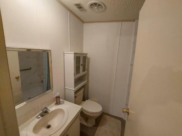 1989 Homes of Merit LW240 Manufactured Home