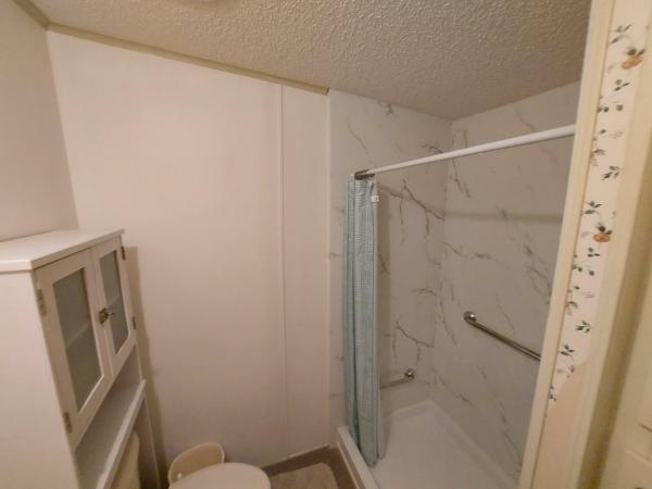 1989 Homes of Merit LW240 Manufactured Home