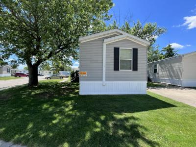 Photo 3 of 9 of home located at 4956 Finchley Ct Sterling Heights, MI 48310