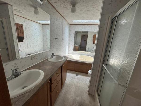 2002 Clayton Mobile Home