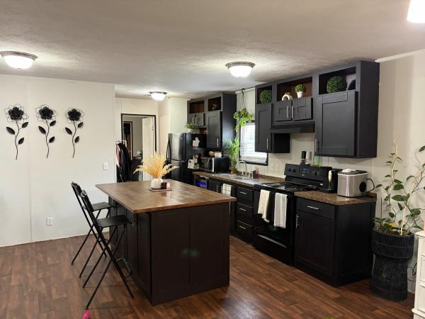 2015 CMH MANUFACTURING INC 35VAL16562TH15 Mobile Home