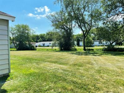 Photo 5 of 6 of home located at 154 Flamingo Drive Beecher, IL 60401