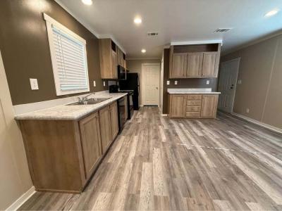 Photo 4 of 18 of home located at 115 Lillian #Ll115 Conroe, TX 77301