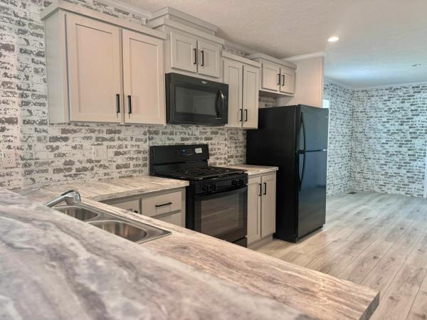 Photo 1 of 2 of home located at 17060 Canterbury Circle Lot 18 Holly, MI 48442