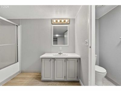 Photo 5 of 18 of home located at 1500 NE Gabriela Ct. #27 Salem, OR 97301