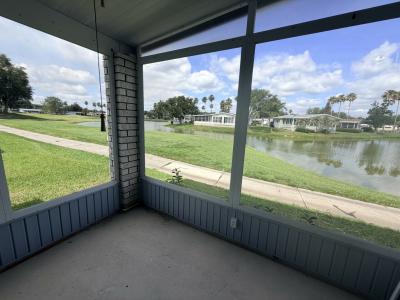 Photo 3 of 20 of home located at 131 E Hampton Dr Auburndale, FL 33823