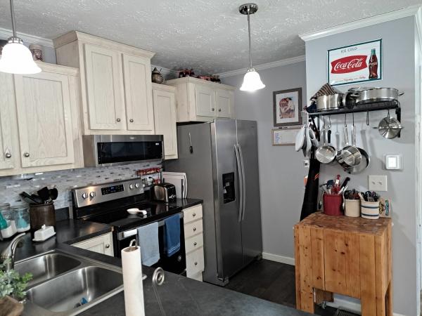 2019 Clayton 57YES16562AH19 Mobile Home