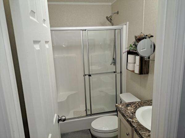 2019 Clayton 57YES16562AH19 Mobile Home