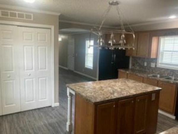 2016 Clayton Homes Inc Yes Mobile Home