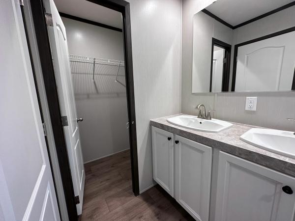 2023 Clayton Homes Inc MIYO Mobile Home