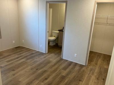 Photo 4 of 11 of home located at 1088 South Park Drive Brookfield, OH 44403