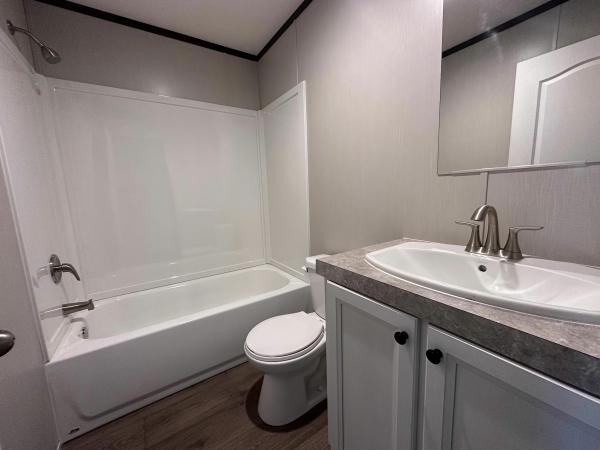 2023 Clayton Homes Inc MIYO Mobile Home