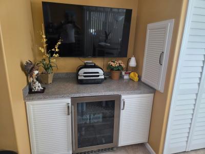 Photo 5 of 17 of home located at 66186 London Rd. Pinellas Park, FL 33782