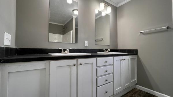 2021 Clayton Homes Inc Community Series Mobile Home