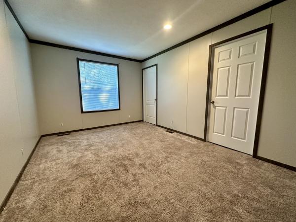 2022 Clayton 96PLH16663b Mobile Home