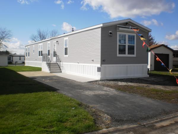 2018 Champion ELS1676B Mobile Home