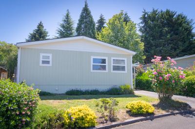 Mobile Home at 14924 S Blue Vista Dr Oregon City, OR 97045