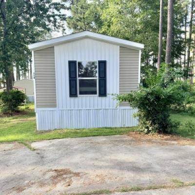 Photo 4 of 26 of home located at 116 Lucy Ln. Raeford, NC 28376