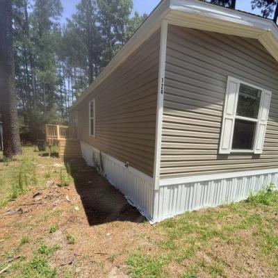 Photo 2 of 18 of home located at 124 Joseph Dr. Raeford, NC 28376