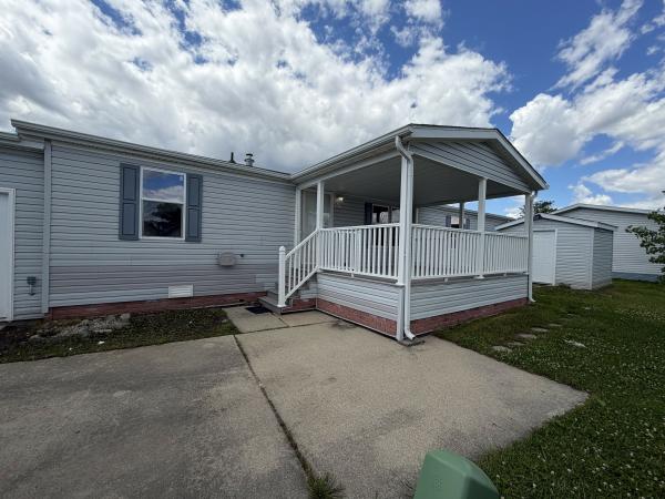 2002 Fleetwood INFL255AB09056B81 Mobile Home