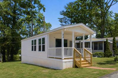 Photo 2 of 16 of home located at 84 Maple Path Lane Hendersonville, NC 28739