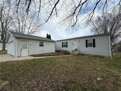 Photo 3 of 20 of home located at 1867 Liberty Ave Urbana, IL 61802