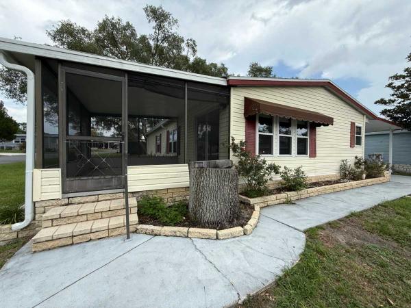 Photo 1 of 2 of home located at 10 Rio Grande Drive Leesburg, FL 34748
