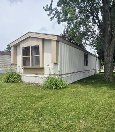 Photo 3 of 17 of home located at 113 Lancer Lane #167 Lansing, MI 48906