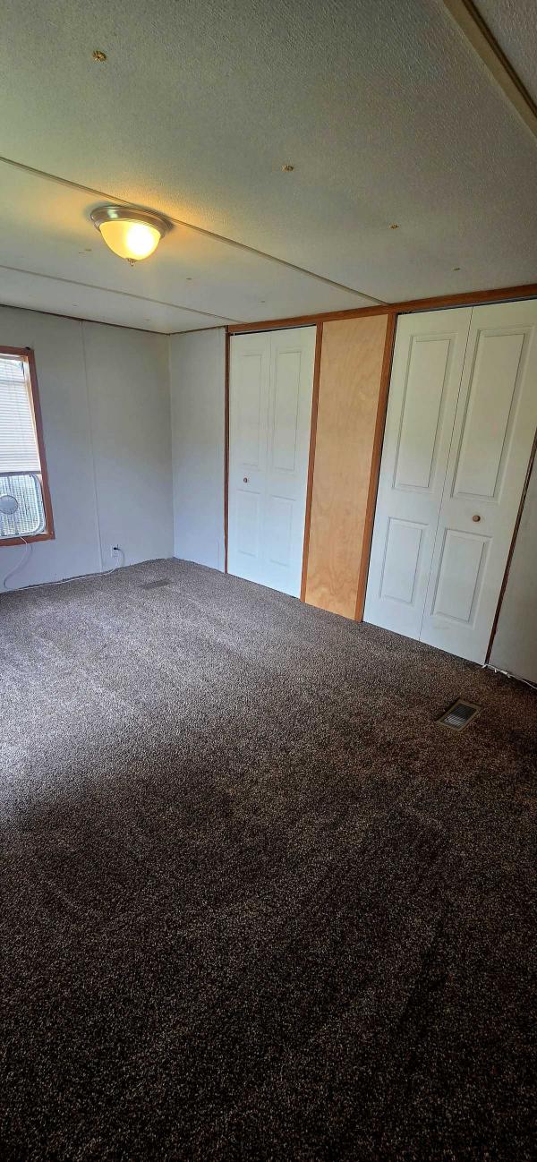 1986 Skyline Manufactured Home
