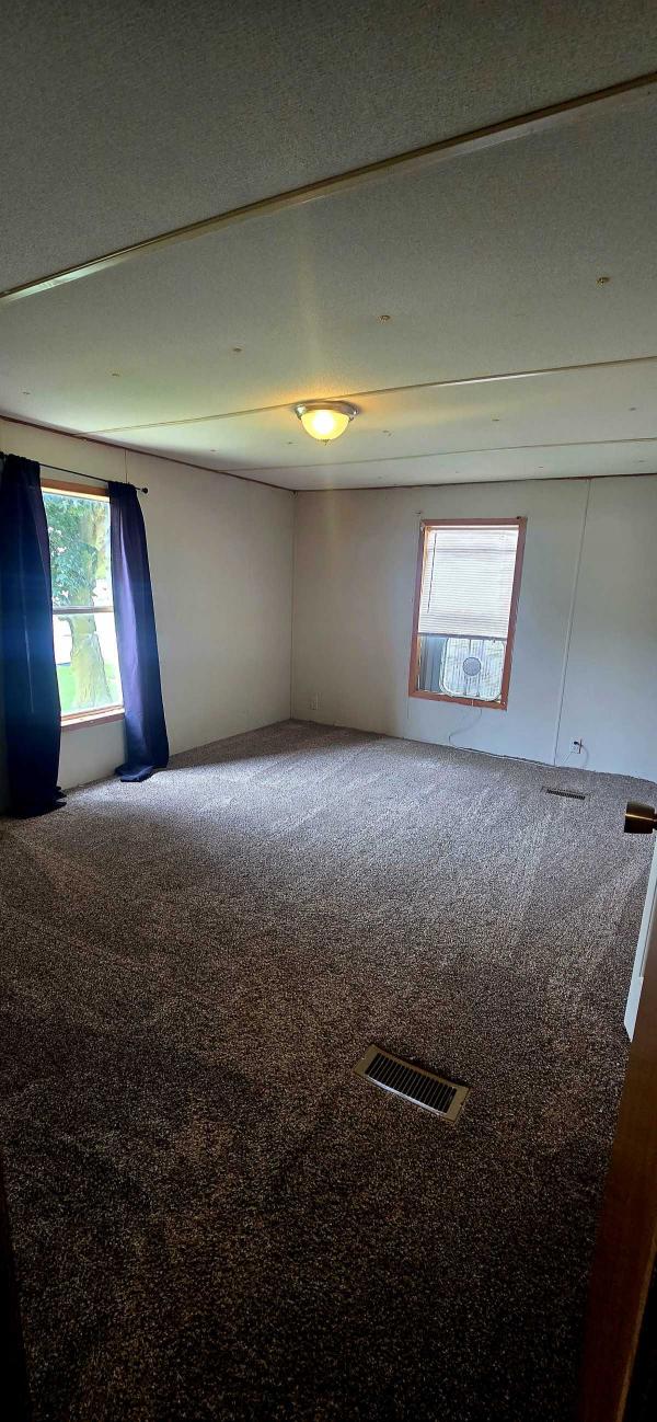 1986 Skyline Manufactured Home
